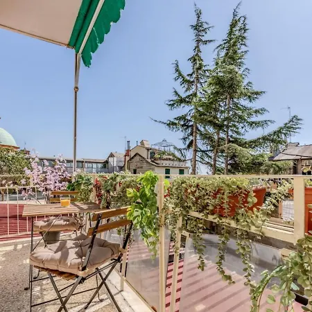 아파트 Royal Balbi 1 *